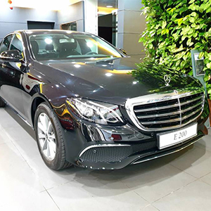 Mercedes E200 Luxury | Màu đen Obsidian Ưu đãi 100% Thuế TB